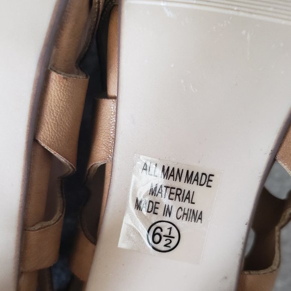 Women's Delicious Tan Heels - Picture 8 of 8